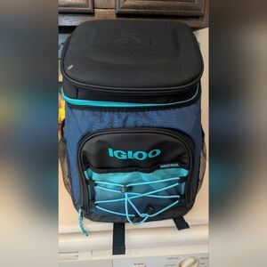 Igloo Cooler Backpack in Black, Navy & Teal